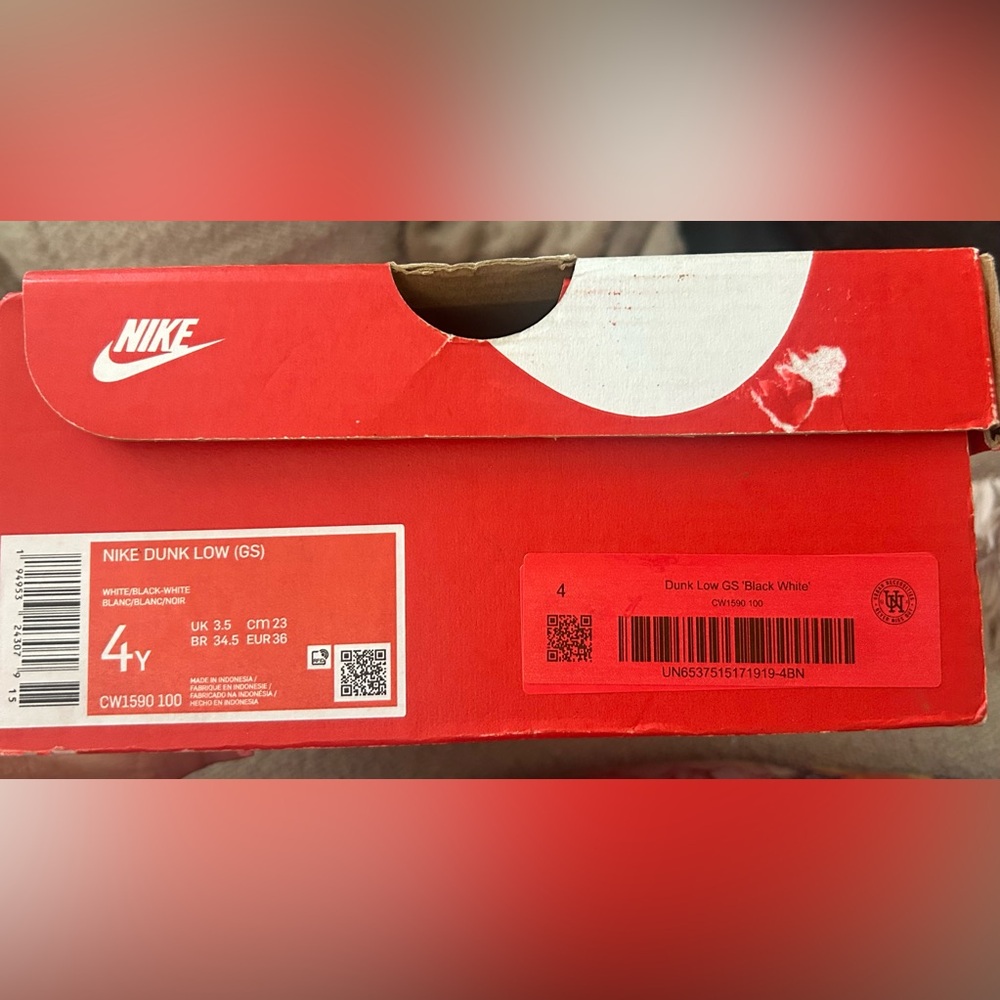 Nike Dunk Low (GS) Big Kids' Shoes Classic Black and White Low-Tops NIB - Picture 7 of 7
